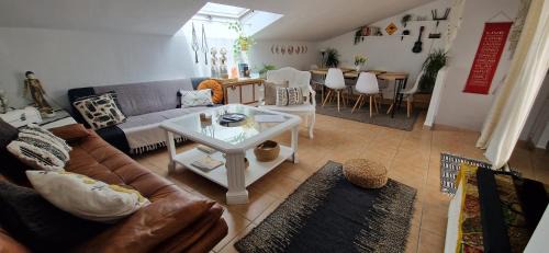Ojen Apartment | Casa D’Amelia