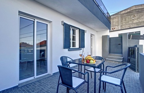 Canical Apartment | Casa da Av 2 by Atlantic Holiday