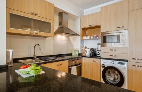 Campo de Baixo Villa | Casa das Pedras Pretas - By WeHost