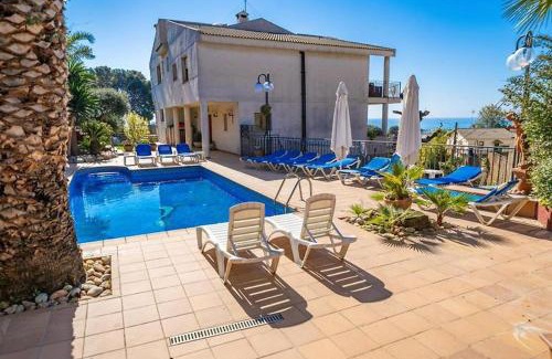 Santa Susanna Villa | Casa de 2000 m2 Piscina Mar Barbacoa y Felicidad
