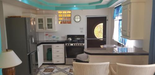 Dennery Bed & Breakfast | Casa De Amor Suites