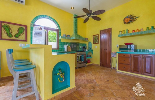 Isla Mujeres House | Casa de Cinco Caballos! Hot Tub/Seasonal Heated pool! Overlooking The Caribbean