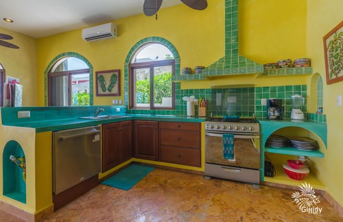 Isla Mujeres House | Casa de Cinco Caballos! Hot Tub/Seasonal Heated pool! Overlooking The Caribbean