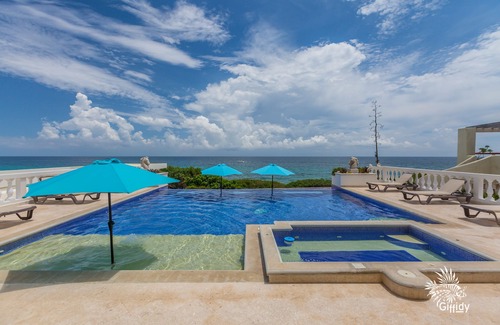 Isla Mujeres House | Casa de Cinco Caballos! Hot Tub/Seasonal Heated pool! Overlooking The Caribbean