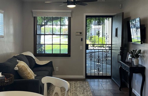 Tulare House | Casa de Delores