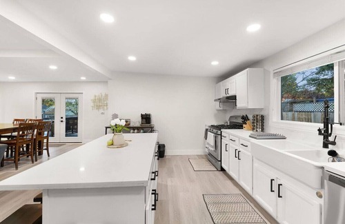 Windsor House | Casa de la Esperanza: 1890s Historic Gem - 6BD/4BA