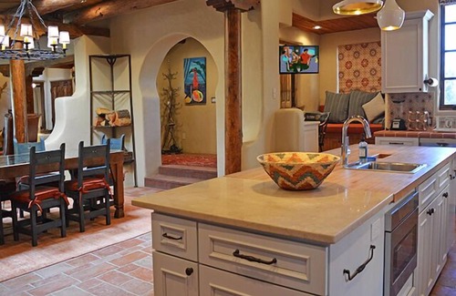 Arroyo Seco House | Casa de la Valle Luna Luxurious and Amazing Patio with Hot Tub and Fireplace