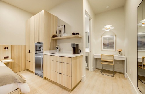 Santa Barbara Apartment | Casa De La Vina Unit 5 - Boutique Suites
