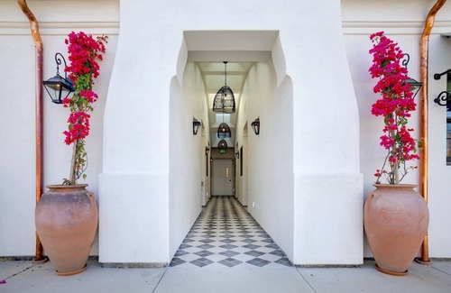 Santa Barbara Apartment | Casa De La Vina Unit 5 - Boutique Suites