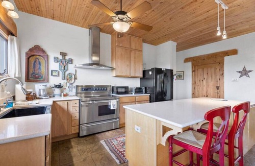 Alpine House | Casa de Luna - Desert Sanctuary