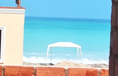 Chorrillos House | Casa de playa en ciudad, rodeada de naturaleza (mar, lagunas y Los Pantanos de Villa)