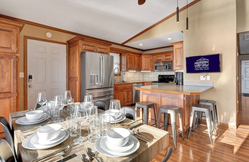 Gravois Mills House | Casa Del Lago: Lakefront Family Retreat - Private Dock, Bar, 2 Decks, Sleep 9-12