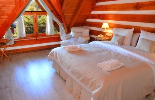 Correntoso Bed & Breakfast | Casa del Lago Villa La Angostura