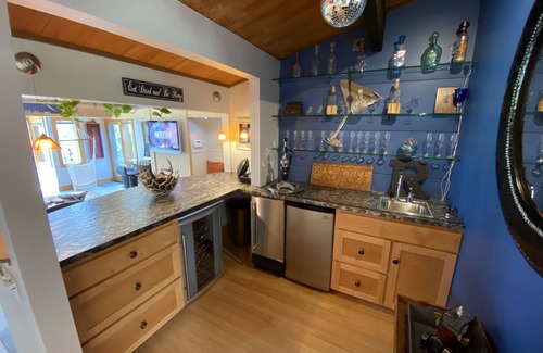 Harlow House | Casa Del Root With Pool, Hot Tub, Paddle Boarding, Running & Bike Trails
