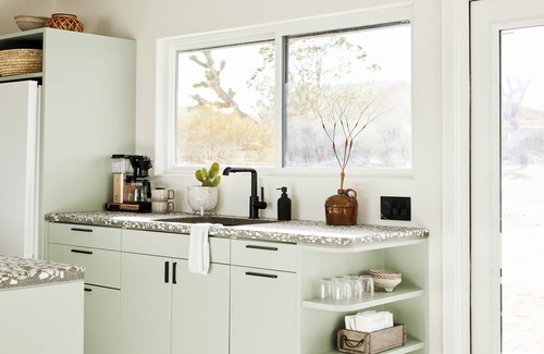 Joshua Tree House | Casa Demesne + Container Pool + 10 Min to Joshua Tree National Park + Fire pit