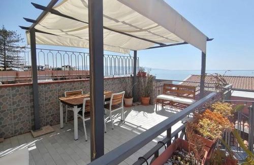 Roccalumera Apartment | Casa di Arturo Mansarda