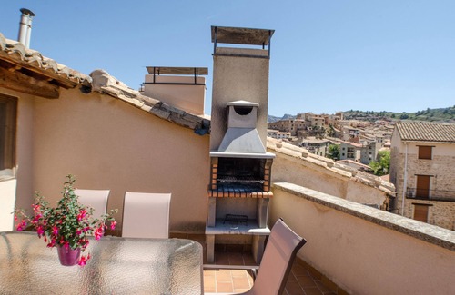 Beceite House | Casa El Puente 2 - Relax, Confort, Terraza y Barbacoa