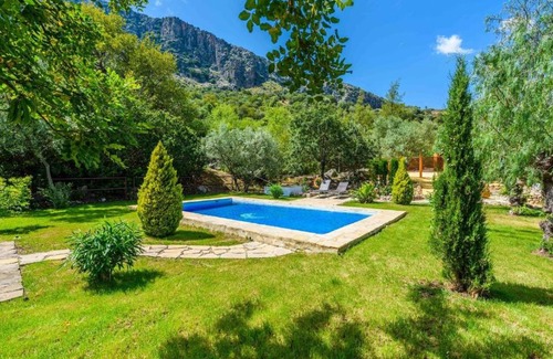 Montecorto Villa | Casa El Rancho Montecorto by Ruralidays