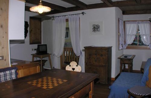 San Giovanni di Fassa Apartment | Casa Elisa