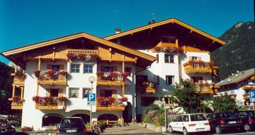 San Giovanni di Fassa Apartment | Casa Elisa