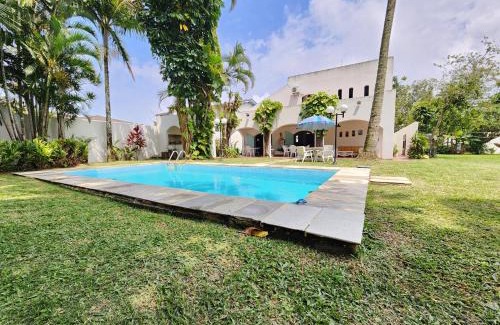 Jardim Virginia House | Casa Enseada 4 suites , 2 quadras do mar local nobre