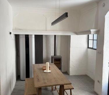 Olvera House | Casa Entre Lunas - Stylish Rustic Retreat