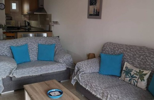 Caleta de Fuste Apartment | CASA Esmeralda 2 bedroom poolside apartment, 2 TerracesFREE WI FI, FREE VIEW T V