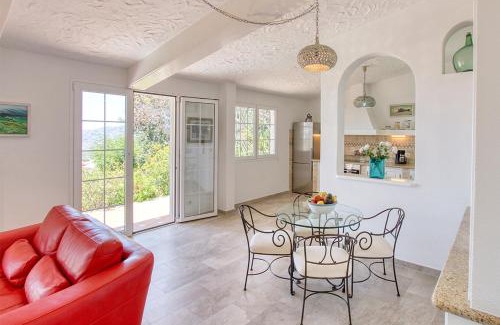 Tajuya House | Casa Esther