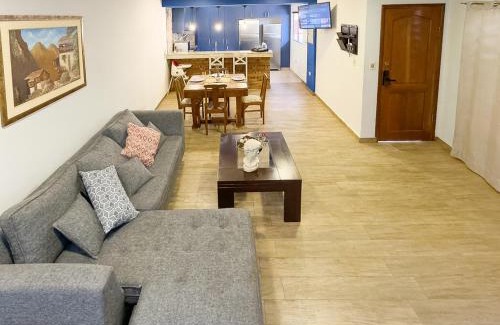 Asuncion Apartment | Casa estilo americano cerca del Shopping Mariscal con 2 garajes y WiFi