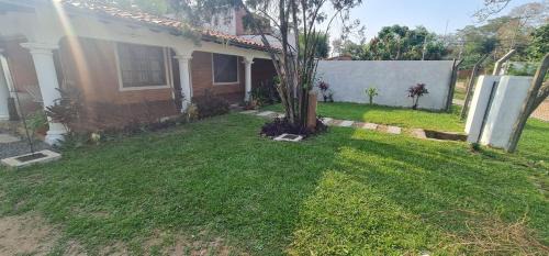 San Bernardino House | Casa familiar estilo colonial a metros del lago