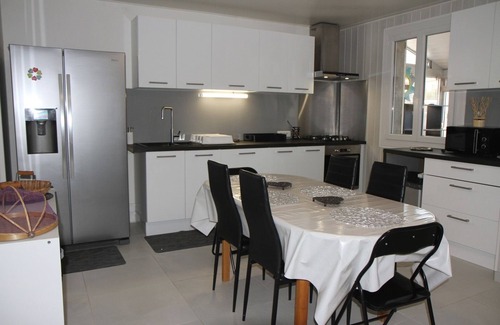 Thuir House | Casa Felice: Spa, pretty garden and house in the South of France