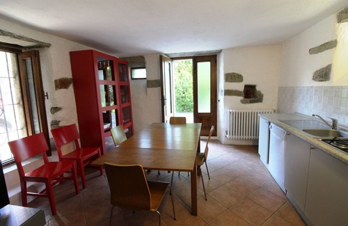 Vacciago Apartment | Casa Frey apt. 2 at Lake Orta with garden and swimming pool