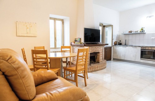 Roccagloriosa Condo | Casa Frida