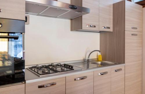 Costa Volpino Apartment | Casa Girasole, Costa Volpino