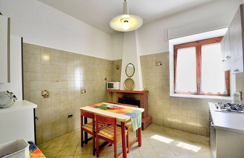 Ogliastro Cilento House | Casa Imma B: A welcoming apartment situated in a quiet location, a few minutes from the town center, with Free WI-FI.