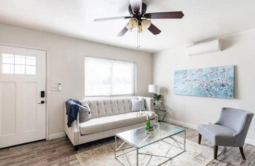 Little Italy Apartment | Casa Italia -2BR- FREE Driveway parking for 2 cars