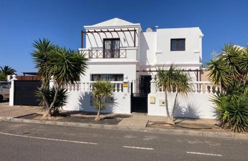Matagorda Villa | Casa Kari Amapola - Luxury Villa in Matagorda