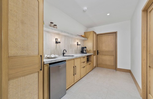 Centro House | Casa La Maraca | 12BR - SPA, Staff & Sushi Bar