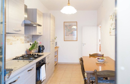 Vecchiano Apartment | Casa La Palma - Two Bedroom Apartment, Sleeps 5