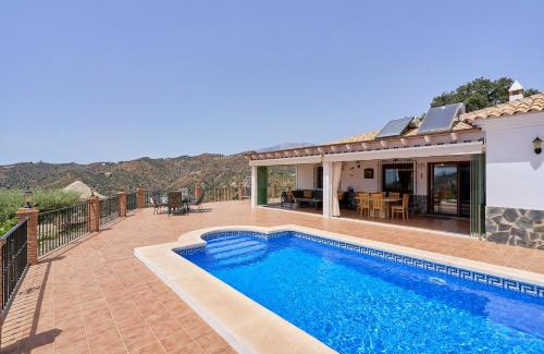 Sayalonga House | Casa Las Encinas