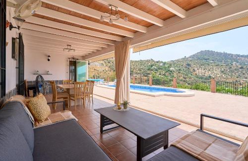 Sayalonga House | Casa Las Encinas