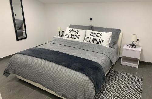 Sarsoni Apartment | Casa Laura