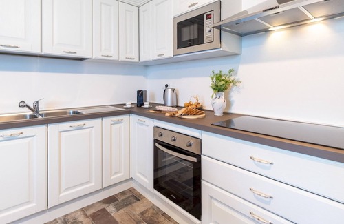 Belveglio Villa | Casa Leonarda 8, Emma Villas