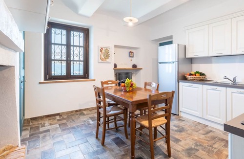 Belveglio Villa | Casa Leonarda 8, Emma Villas