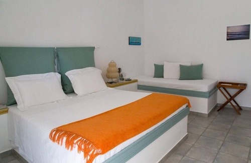 Zefiria Apartment | Casa Libeccio Milos in an oasis of peace a stone's throw from the beaches!