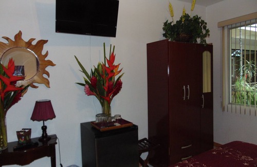 Pavas Bed & Breakfast | Casa Lima B&B Deluxe Room #12 (with Free Breakfast)