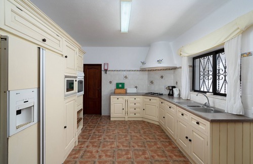Mato Serrao Villa | Casa Luzerna - charming holiday villa with pool near beach and town centre