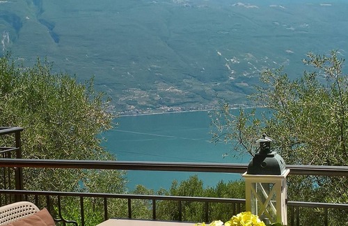 Oldesio Apartment | Casa Maffei PLUS apartment 2, 1st floor, balcony, wonderful lake view, parking