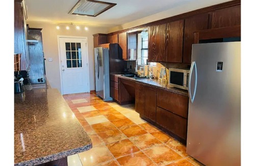 Edinburg House | Casa Mariposas