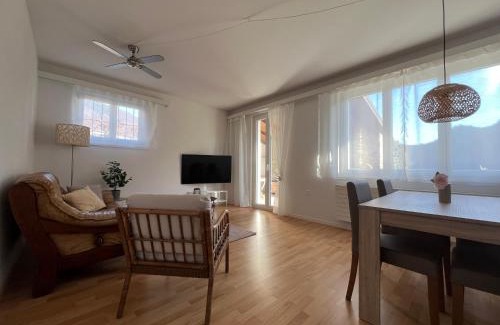 Terre di Pedemonte House | Casa Medusa - con piscina, a 2 minuti dalla stazione